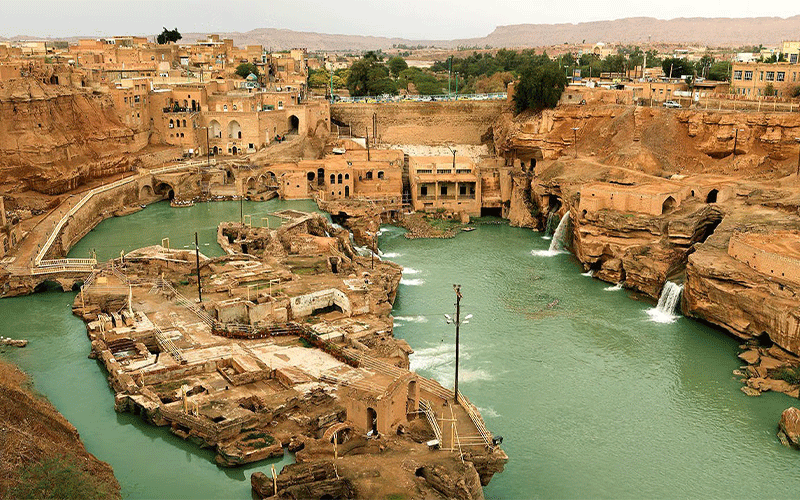 سفری به سرزمین هزار رنگ